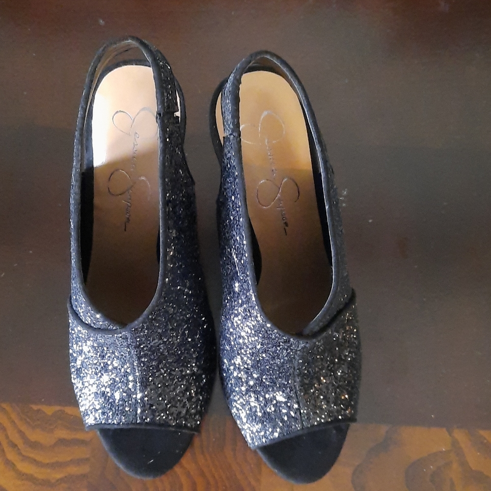 NWT Stunning Sandals